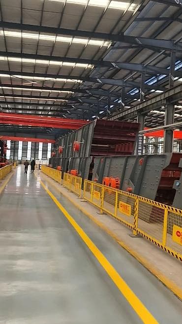 пескомойка: Многоцилиндровая конусная дробилка HP300. А так же имеются щековая — 10