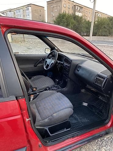 ипсум багаж: Volkswagen Passat Variant: 1991 г., 2 л, Газ, Универсал — 9