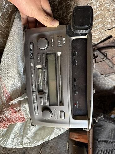 Штатная магнитола для автомобиля Toyota 100 (комбинированный блок