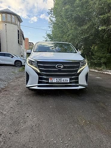 GAC: GAC Trumpchi M8(минивэн) - Кузов: белый, 5‑дверный минивэн — 1