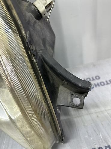 led lights: Передняя правая фара Toyota Б/у, Оригинал, Япония — 2