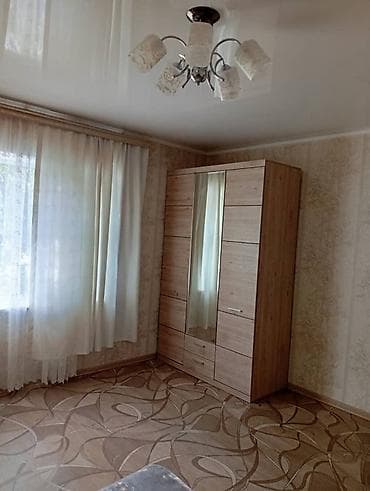 Үйлөр: Сдаю пол дома.Общая площадь 60квм вход отдельный, три комнаты, кухня — 5