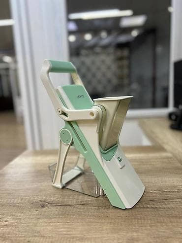 измельчитель лука: В наличии аппарат для нарезки овощей С комплектом насадок различных — 2