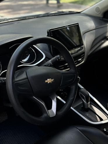 Транспорт: Chevrolet Onix: 2020 г., 1.3 л, Автомат, Бензин, Седан — 8