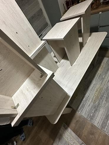 Туалетные столики: Срочно!! Продаю обеденный/рабочий стол из ЛДСП, цвет светлый дуб — 3