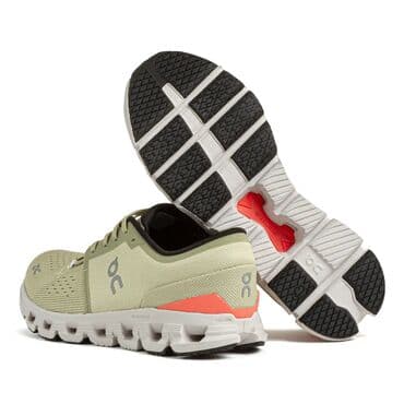 почти новые: On Running Cloud X 4 в расцветке «Caper/Salmon». Они выполнены в — 5