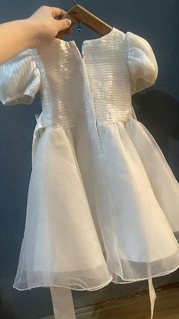 одежды для детей: Детское платье, цвет - Бежевый, Б/у — 2