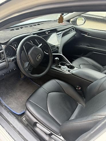 Toyota Camry: 2018 г., Седан — 5