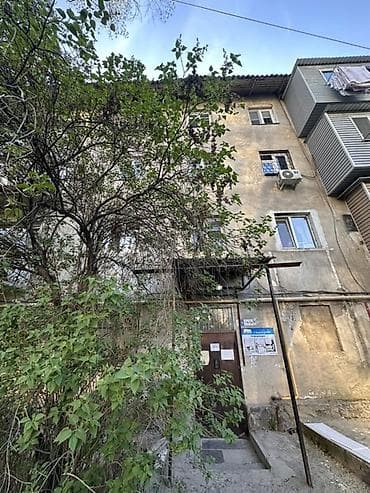 квартиры 4 мкр: 2 комнаты, 46 м², Индивидуалка, 2 этаж, Косметический ремонт — 1