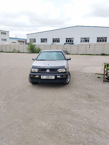 химичиска авто: Volkswagen Vento: 1992 г., 1.8 л, Ручные, Бензин, Седан — 2