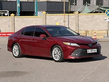 Toyota Camry: 2018 г., 2.5 л, Вариатор, Гибрид, Седан