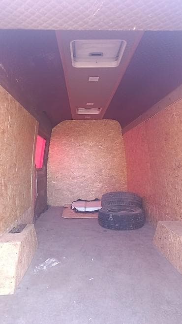 прокат формы: Mercedes-Benz Sprinter (длинная база, высокий кузов), красный. торг — 3