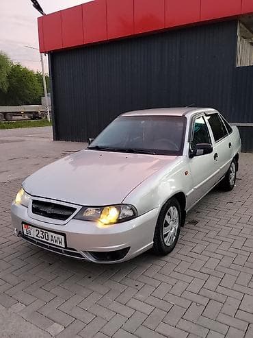Daewoo Nexia: 2008 г., 1.6 л, Механика, Бензин, Седан