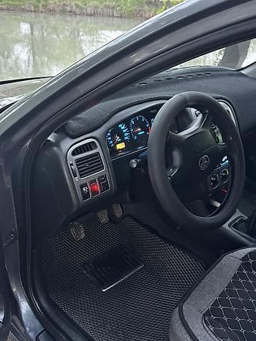 нюрайс машина: Toyota Avensis: 2003 г., 2 л, Механика, Дизель, Седан — 6