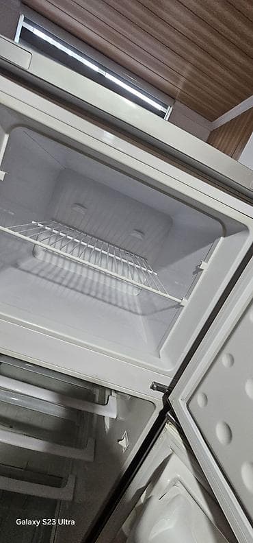 старые техники: Холодильник Beko, Б/у, Двухкамерный — 4