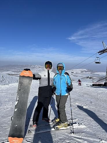 костюмчик: Лыжный костюм женский Есть 46 на на втором фото и 40-42 размер на — 4