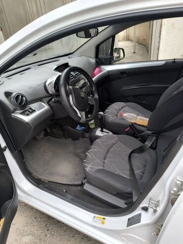 автомобили каракол: Chevrolet Spark: 2015 г., 1.1 л, Автоматтык, Бензин, Хетчбек — 7