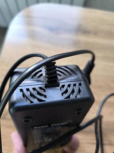 аккумулятор зарятник: Зарядное устройство для самокате. Модель: ES12V25-865-2000 Вход — 5