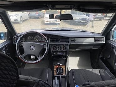 машина bwm: Mercedes-Benz 190: 1993 г., 1.8 л, Кол менен иштөөчү, Бензин, Седан — 8