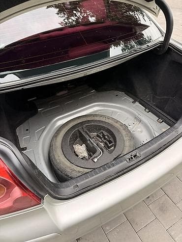 Унаа: Toyota Avensis: 2003 г., 2 л, Кол менен иштөөчү, Бензин, Седан — 10