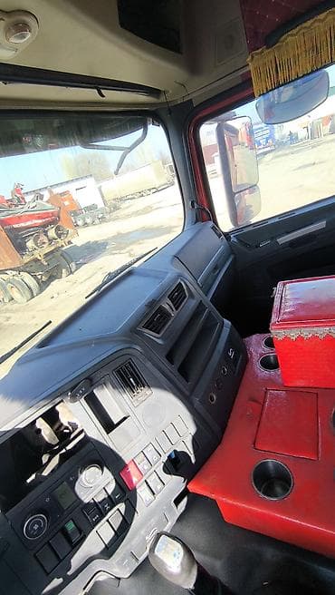 Коммерциялык транспорт: Сүйрөгүч, Shacman — 9