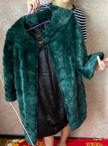 продаю в связи с переездом: Продается шуба из натурального меха
Стоимость договорная — 1