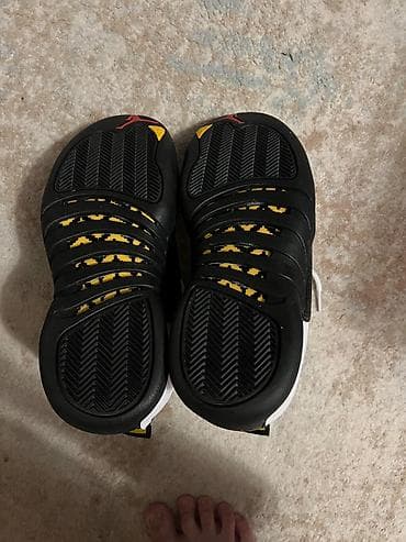 Мужская обувь: Продаю Jordan 12 taxi подделка 41 размер с торгом — 2