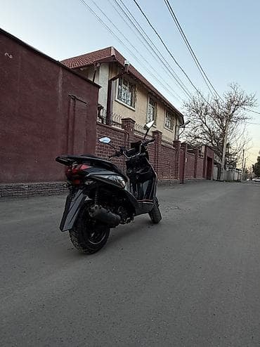 скутер електра: 150 куб. см, Бензин, Б/у — 4