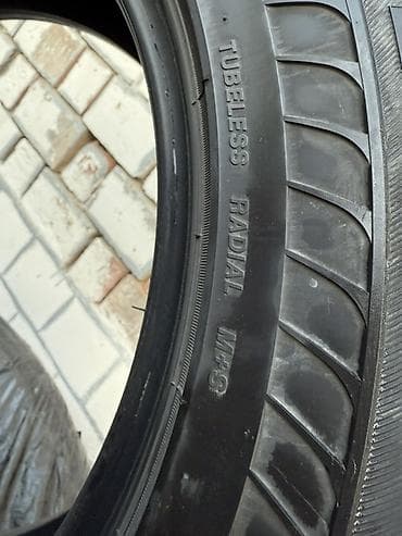 red cell: Шины 235 / 65 / R 17, Лето, Внедорожные (АТ/МТ), Bridgestone — 4