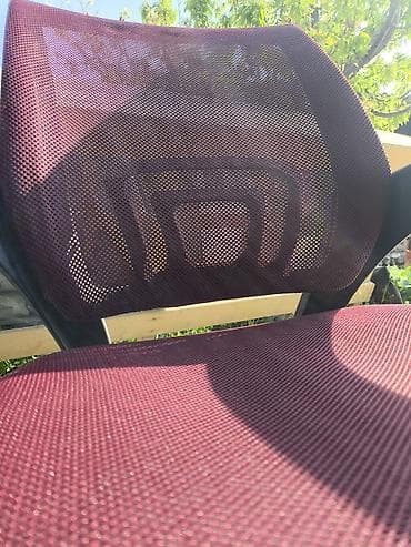 отдам даром стулья: Отдаю даром кресло. Она немного наклоняется вправо. В остальном почти — 1