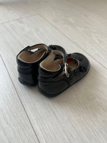 Комплекты одежды: Детская обувь Chicco
Размер 19 — 2