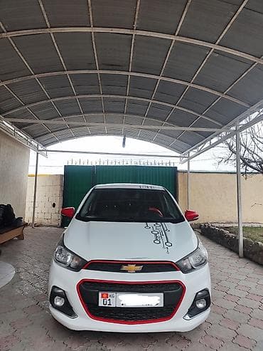 Chevrolet Spark: 2016 г., 1 л, Автомат, Бензин, Хэтчбэк