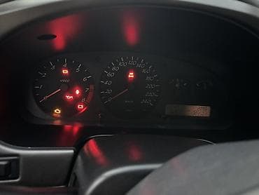 Nissan Primera: 2000 г., 1.8 л, Механика, Бензин, Седан