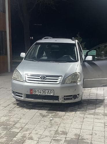 Toyota Avensis Verso: 2003 г., 2 л, Механика, Дизель, Минивэн — 1