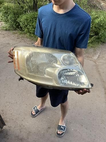 Передняя правая фара Toyota 2003 г., Б/у, Оригинал