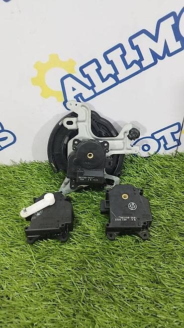 leksus: Lexus ES330 v-3.3 2006 год сервоприводы заслонок печки — 1