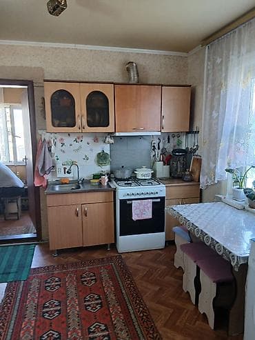пол дома бишкек: Продам пол дома,в доме на два хозяина. Отдельный двор. Площадь 92кв.м — 6