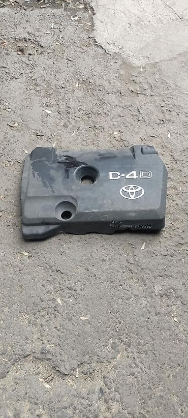 coroll: Toyota Corolla Verso 2007, крышка мотора — 1