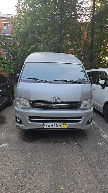 бусик форд: Toyota Hiace: 2011 г., 2.7 л, Механика, Бензин, Бус — 1