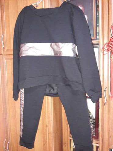 Костюм размер 46-48 состояние идеальное. Не подошёл фасон, 2 раза