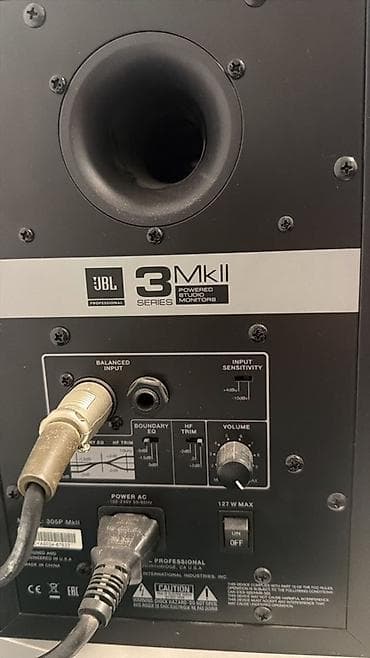 аудио плееры: Пара активных студийных мониторов JBL 305P MkII (серия 3 MkII), 5" + — 4