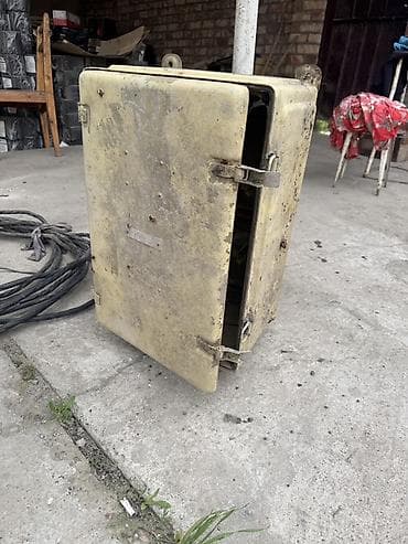 Электрический щит, Металлические