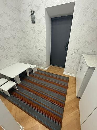комната без подселения: 20 м², С мебелью — 10
