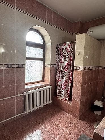 real estate: Срочно продаю Просторный кирпичный особняк . Район Ахунбаева/ Карла — 10