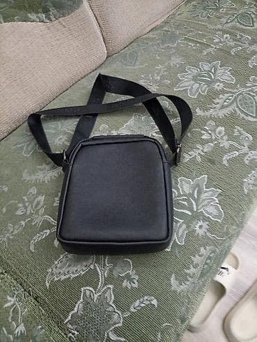 i store: Мужская сумка через плечо BOSS - Компактная вертикальная модель для — 1