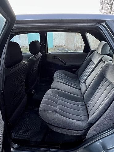 Volkswagen Passat: 1988 г., 1.8 л, Механика, Седан — 9