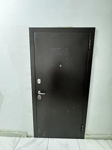 продаю в связи: Сдается помещение под офис/услуги. 48 квадратных метров г. Ош улица — 3