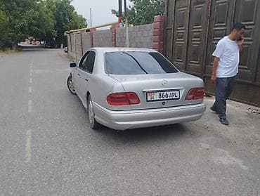 авто грандеур: Mercedes-Benz E-Class: 1996 г., 2.8 л, Механика, Седан — 2