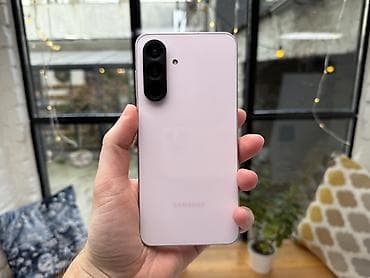 чехол на стол: Samsung Galaxy A56 5G, Новый, 256 ГБ, цвет - Розовый — 1