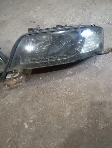 с5: Комплект передних фар Audi Б/у, Аналог — 1
